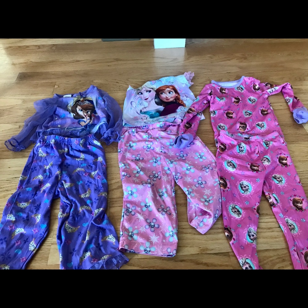 Disney girls  pajama bundle 2T